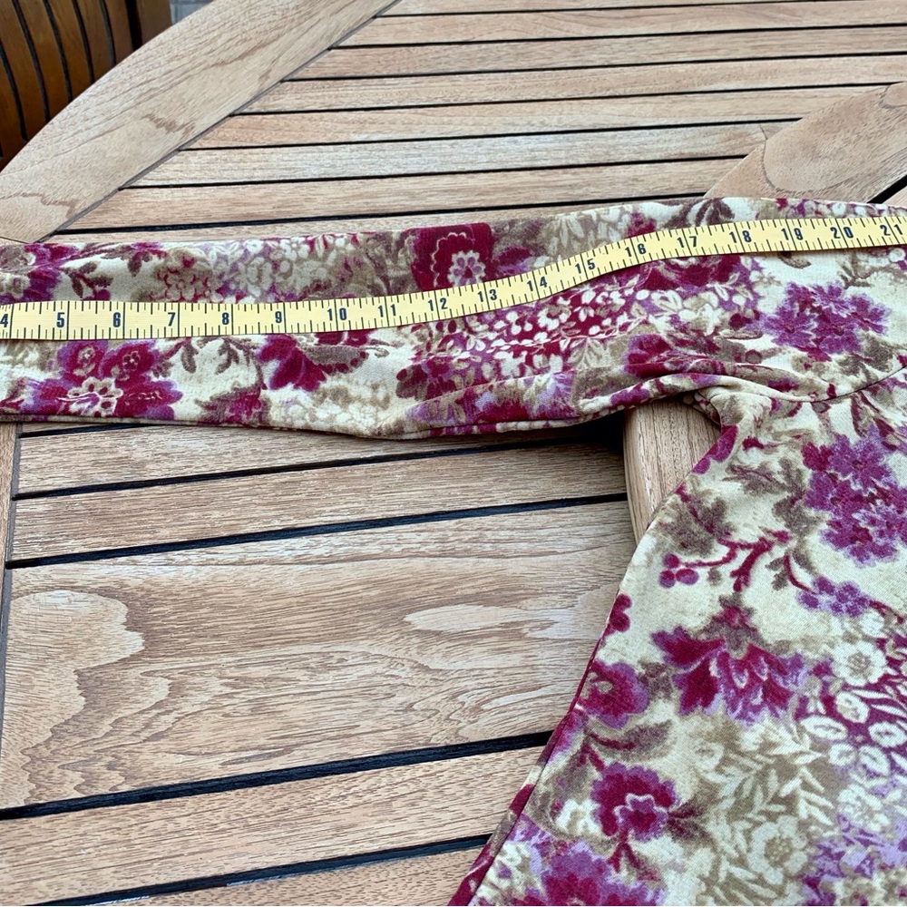 Liz Claiborne Floral Top - Picture 6 of 7
